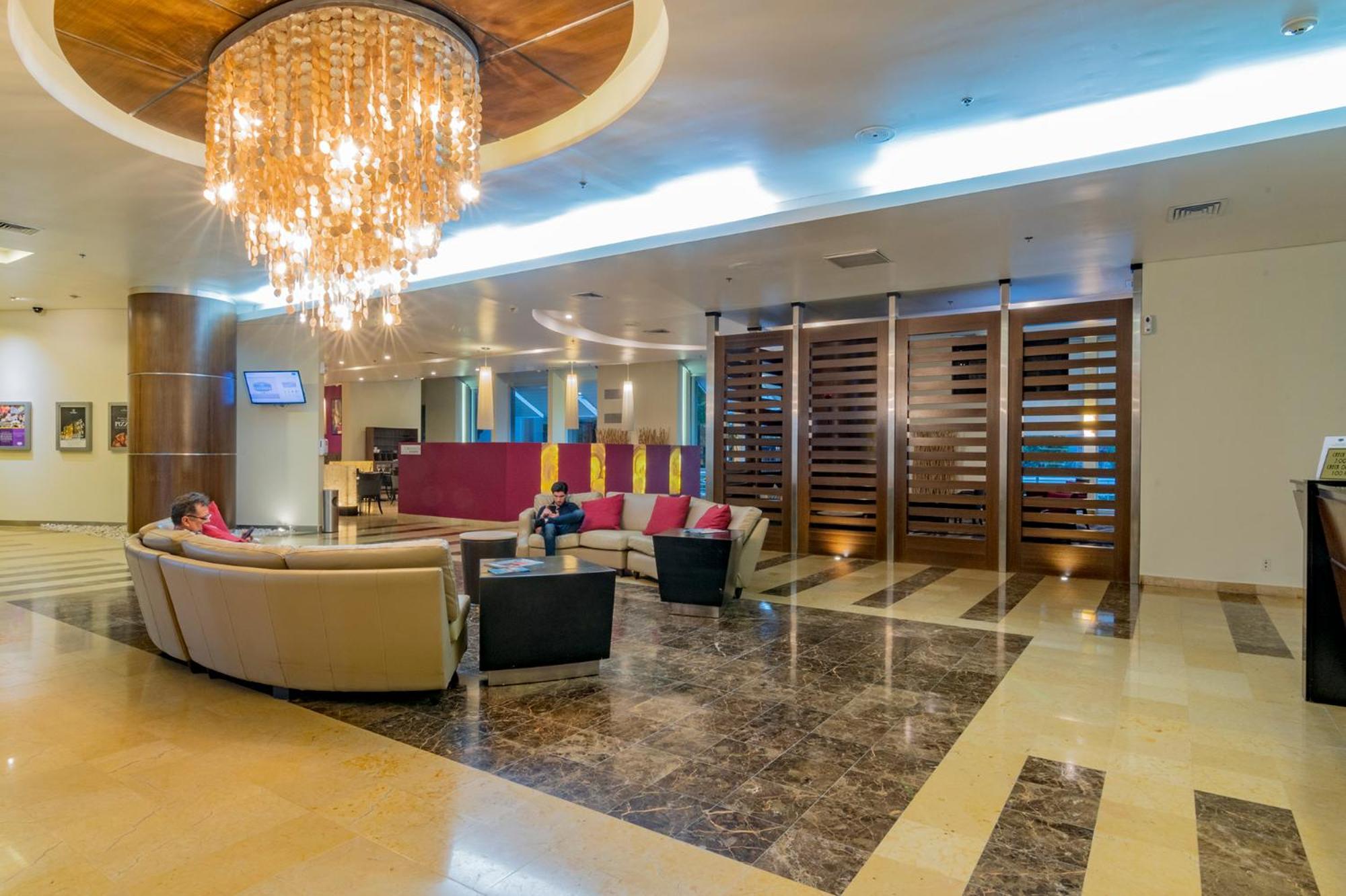 Hotel Lucerna Hermosillo Esterno foto