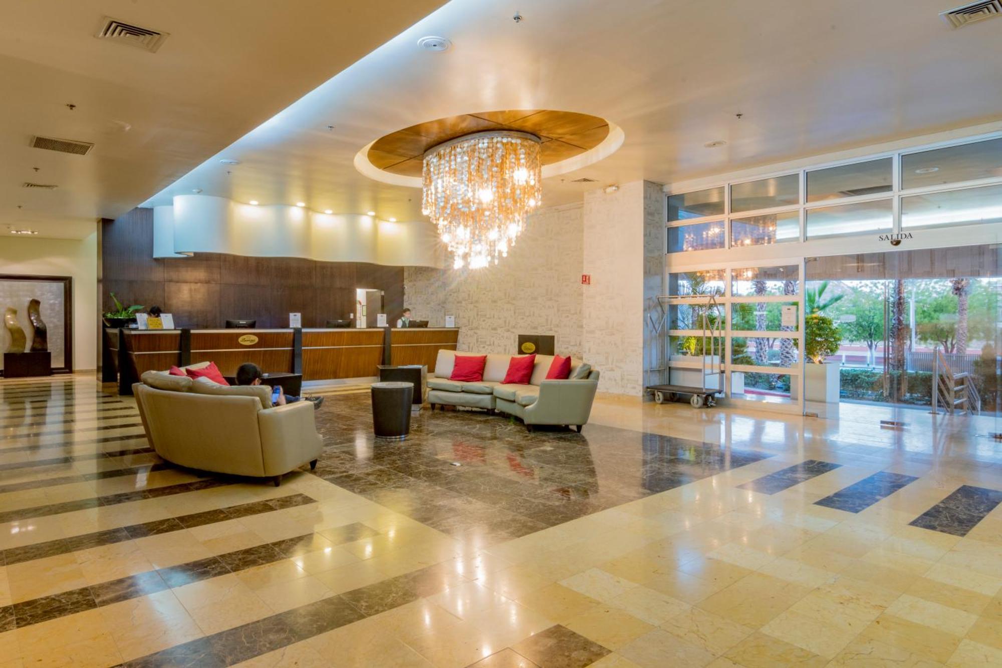 Hotel Lucerna Hermosillo Esterno foto